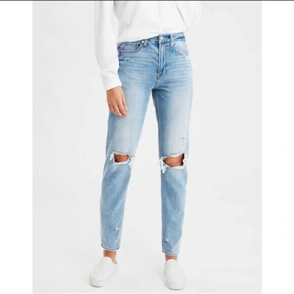 AMERICAN EAGLE High Rise MOM JEANS Size 8